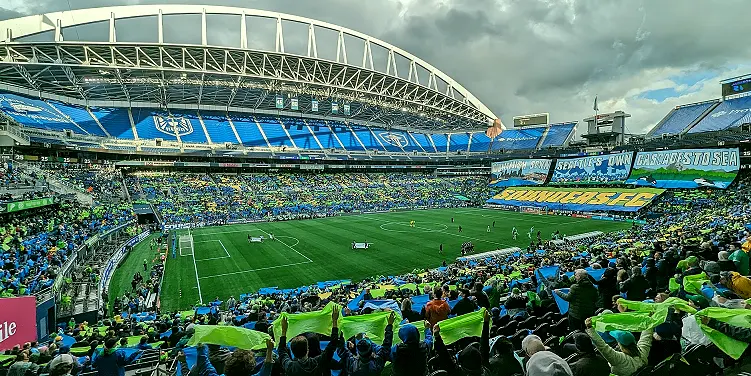 清晨训练基地里球员在休息室内放松恢复(怎么判断是否恢复不足)